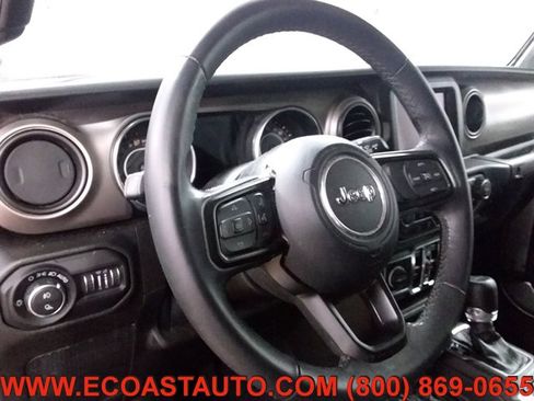 Used 2021 Jeep Gladiator Sport image 11