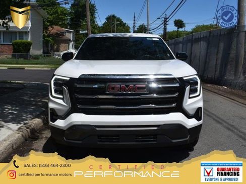 Used 2024 GMC Terrain SLE AWD/4WD image 1