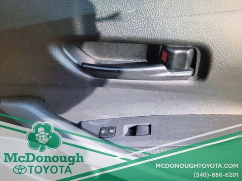 Used 2024 Toyota Corolla LE FWD image 8