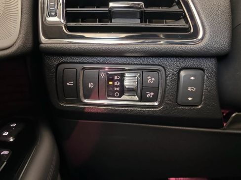 Used 2024 Lincoln Navigator Reserve AWD/4WD image 31