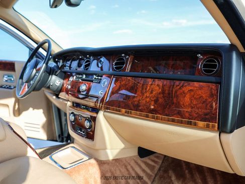 Used 2012 Rolls-Royce Phantom Sedan image 32