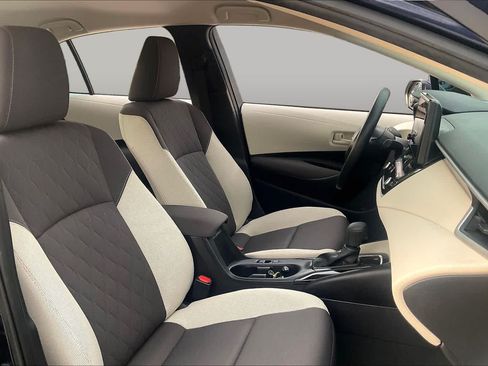 Used 2025 Toyota Corolla LE FWD image 9