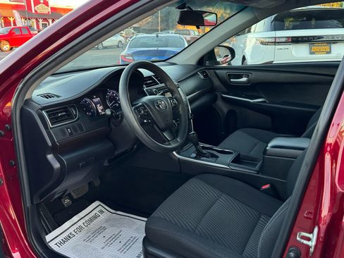 Used 2015 Toyota Camry LE FWD image 30