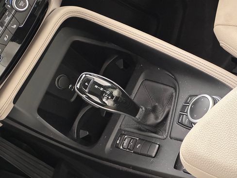 Used 2022 BMW X1 sDrive28i w/ Premium Package image 17