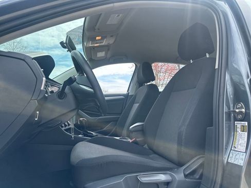 Used 2021 Volkswagen Jetta S image 3