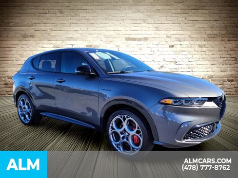 Used 2024 Alfa Romeo Tonale Veloce AWD/4WD image 16