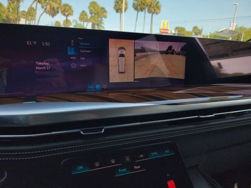 New 2026 Cadillac Escalade ESV Platinum Sport w/ LPO, ONYX Package image 22