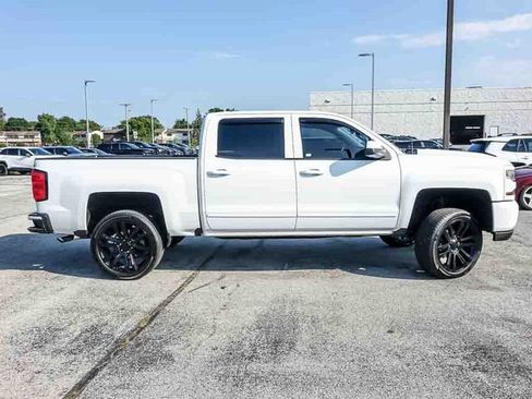 Used 2018 Chevrolet Silverado 1500 LT w/ All Star Edition AWD/4WD image 9