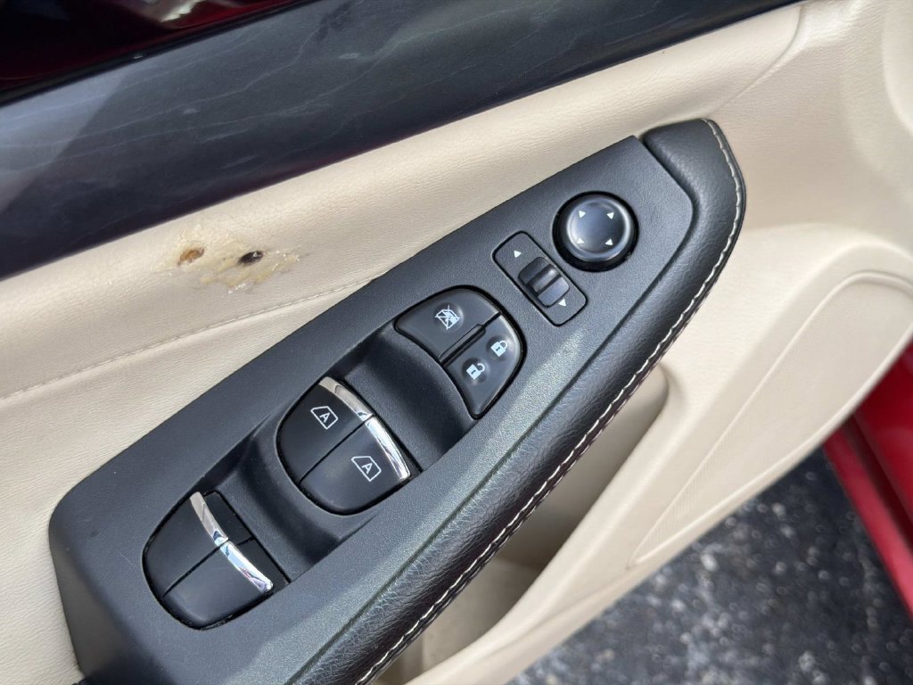Used 2023 Nissan Maxima Platinum w/ Sport Mat Group FWD image 18