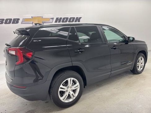 Used 2024 GMC Terrain SLE image 5