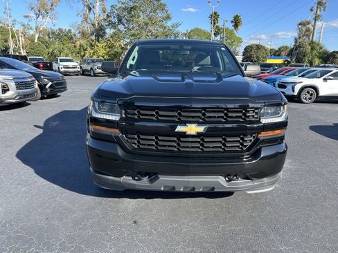 Used 2017 Chevrolet Silverado 1500 Custom w/ Custom Convenience Package image 2