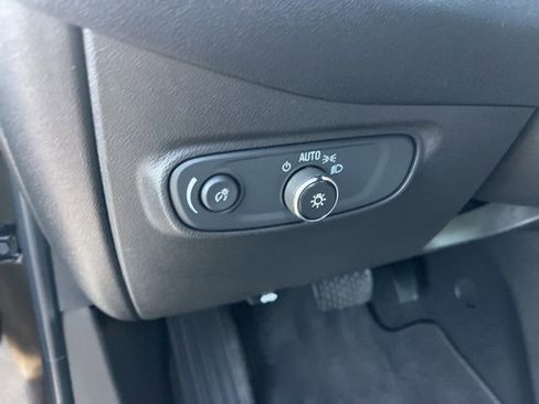 Used 2023 Chevrolet Equinox LT image 16