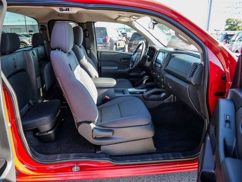 Used 2022 Nissan Frontier S RWD image 11