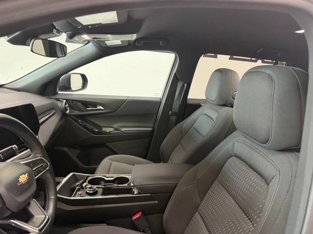 Used 2026 Chevrolet Equinox LT AWD/4WD image 9