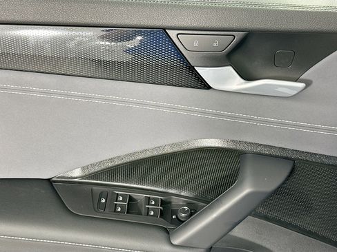 New 2026 Volkswagen Tiguan SE image 16