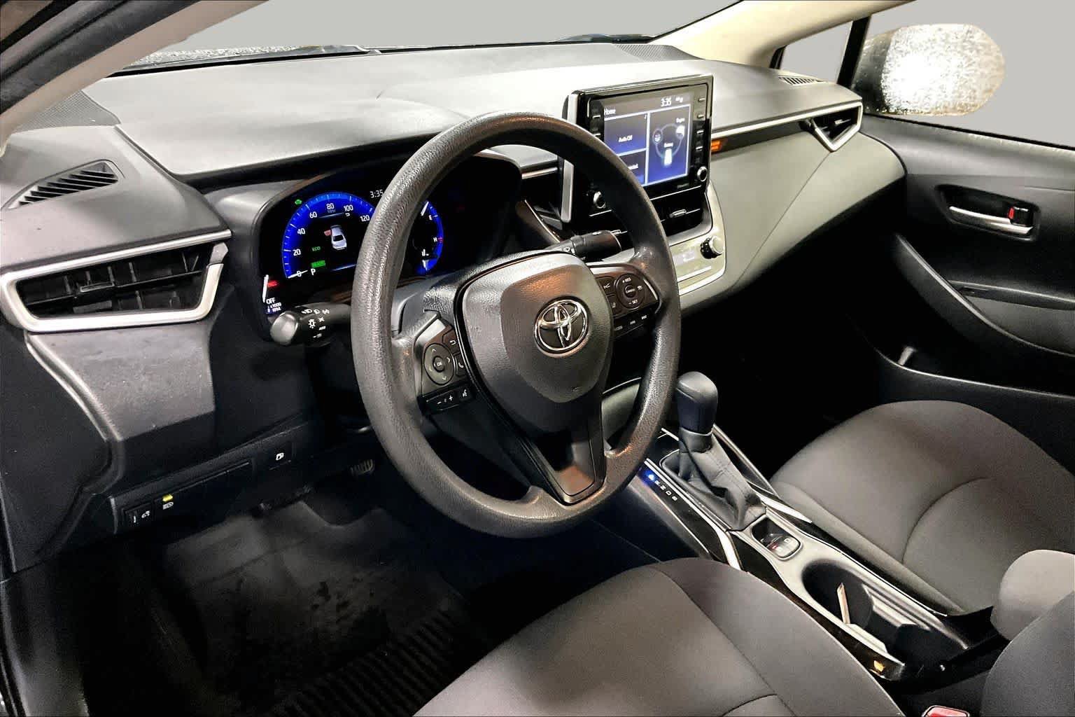 Used 2021 Toyota Corolla LE w/ Carpet Mat Package (TMS) FWD image 16