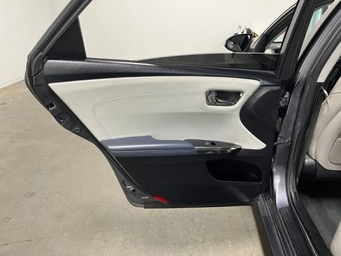 Used 2014 Toyota Avalon XLE Touring FWD image 21