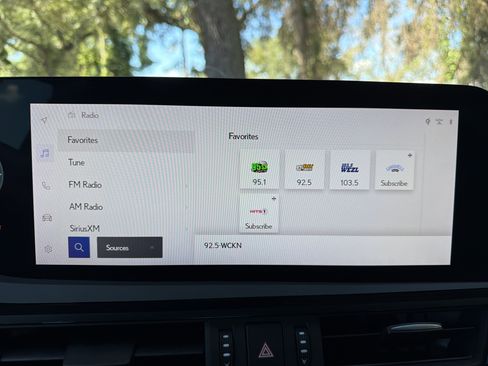 Certified 2025 Lexus ES 300h w/ Premium Package FWD image 22