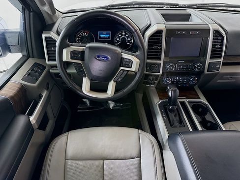 Used 2019 Ford F150 Lariat image 3