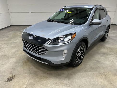Certified 2022 Ford Escape Titanium w/ Class II Trailer Tow Package FWD image 29