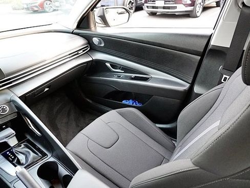 Certified 2026 Hyundai Elantra SE image 20