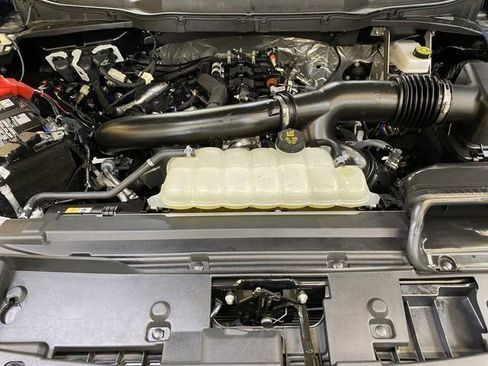 Used 2025 Ford F150 XLT AWD/4WD image 10