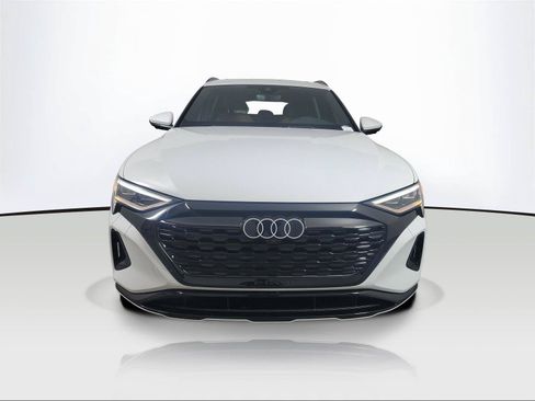 Used 2024 Audi Q8 e-tron Premium Plus AWD/4WD image 2