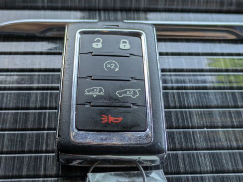 Used 2022 Jeep Wagoneer Series III w/ Flexible Seating Group image 35