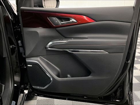 Used 2025 Chevrolet Traverse RS w/ LPO, Floor Liner Package AWD/4WD image 17