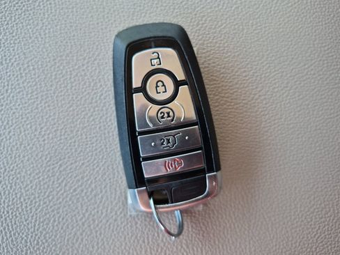 Used 2024 Ford Expedition Limited image 33