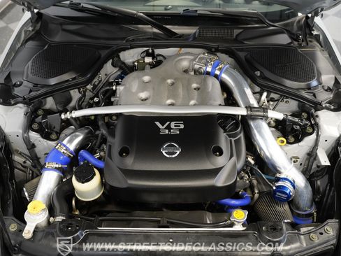 Used 2005 Nissan 350Z Coupe w/ (N93) Cargo Convenience Pkg image 4