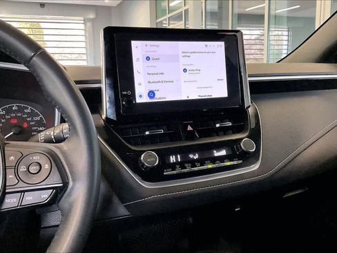 Used 2023 Toyota Corolla SE image 6