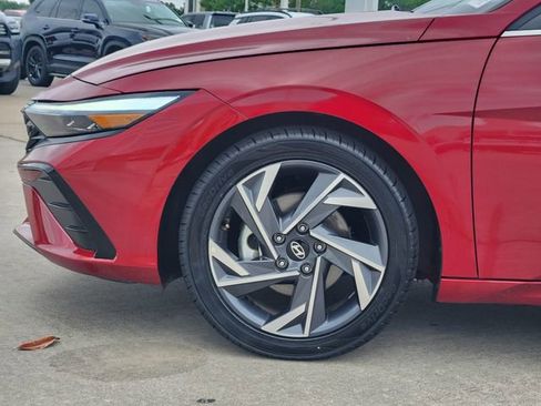 Used 2025 Hyundai Elantra SEL FWD image 8