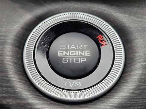 New 2025 Jeep Grand Cherokee Limited w/ Black Appearance Package image 23