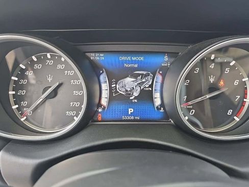 Used 2017 Maserati Levante w/ Sport Package image 37