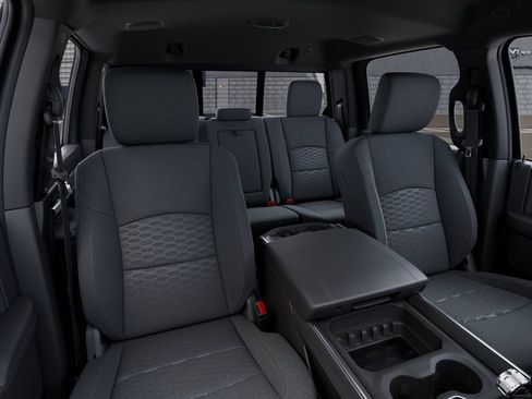 New 2026 RAM 2500 Big Horn AWD/4WD image 9