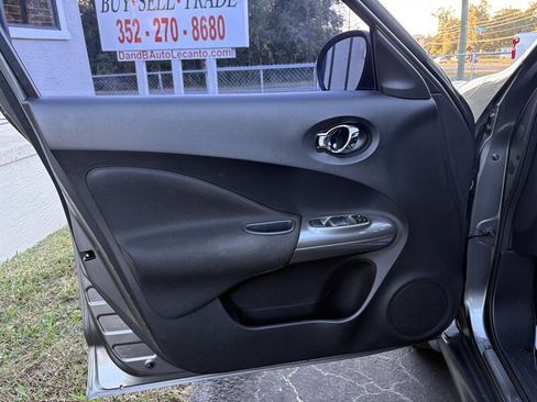 Used 2012 Nissan Juke SV w/ Interior Illumination Pkg image 6