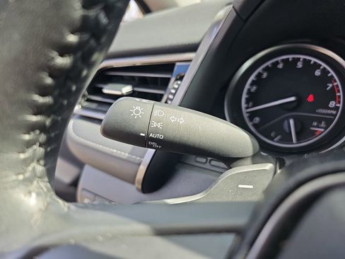 Used 2024 Toyota Camry SE image 30