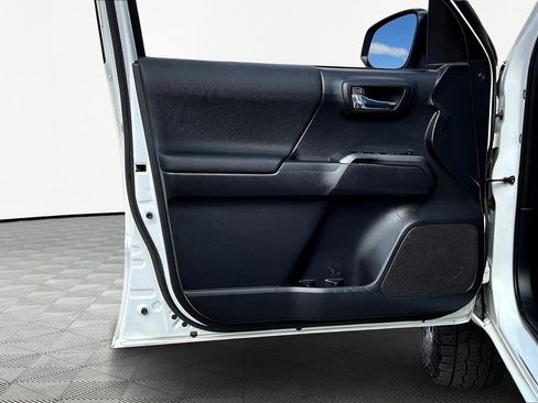 Used 2023 Toyota Tacoma TRD Off-Road image 18