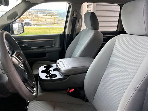 Used 2020 RAM 1500 Classic SLT AWD/4WD image 25