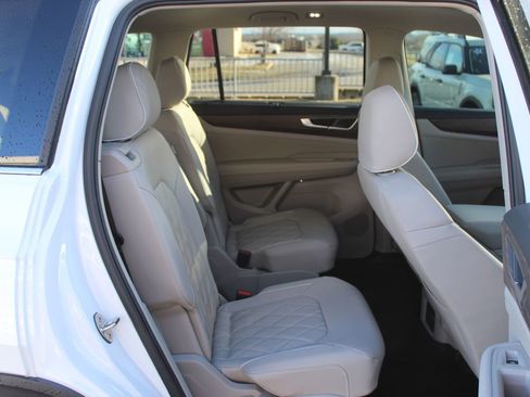 Used 2025 Volkswagen Atlas SEL Premium R-Line image 14