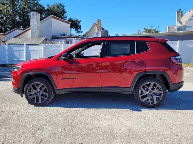 Used 2026 Jeep Compass Latitude AWD/4WD image 4