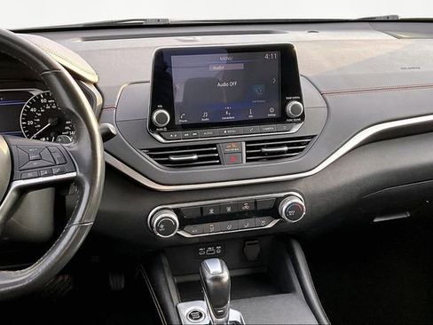 Used 2022 Nissan Altima 2.5 SR image 9