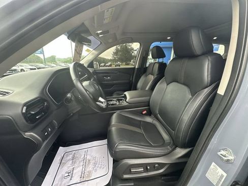 Used 2025 Honda Pilot Touring image 15