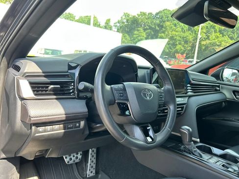 Used 2025 Toyota Camry SE w/ Convenience Package FWD image 10