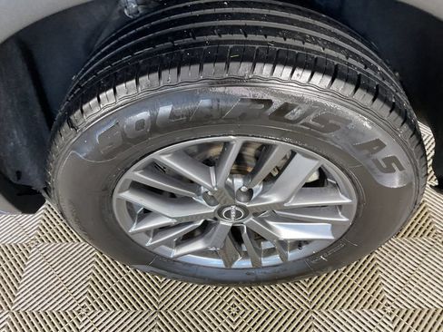 Used 2024 Nissan Rogue S AWD/4WD image 6