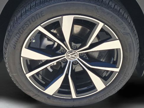 New 2026 Volkswagen Atlas Cross Sport SEL Premium R-Line AWD/4WD image 8