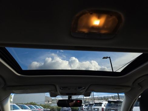 Used 2017 Subaru Outback 3.6R Limited image 27