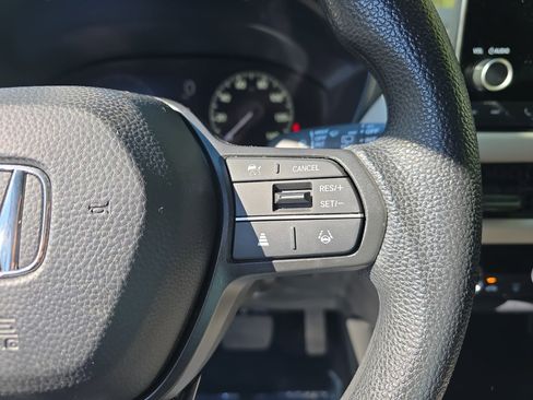 Used 2024 Honda HR-V LX image 17