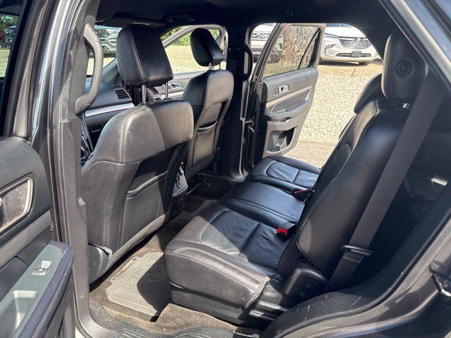 Used 2018 Ford Explorer XLT w/ Equipment Group 202A AWD/4WD image 17